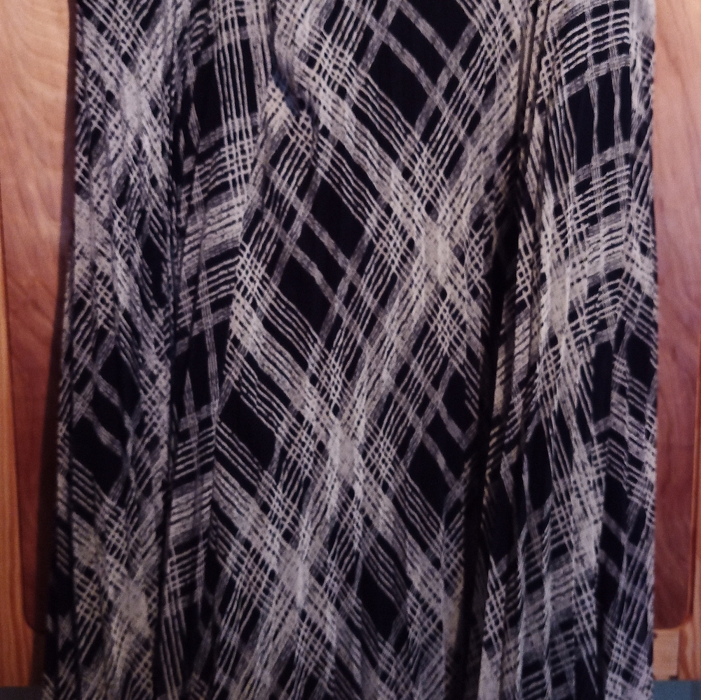 Tommy Hilfiger midi skirt. Plaid, pleated. Size 1x.
